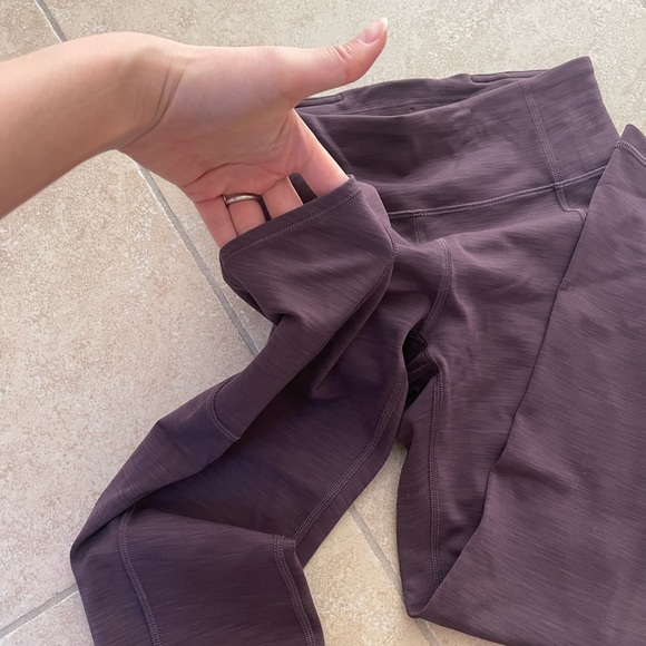 21” LULULEMON LEGGINS SIZE 4, in a great condition❗️FIRM PRICE❗️ - Picture 3 of 7